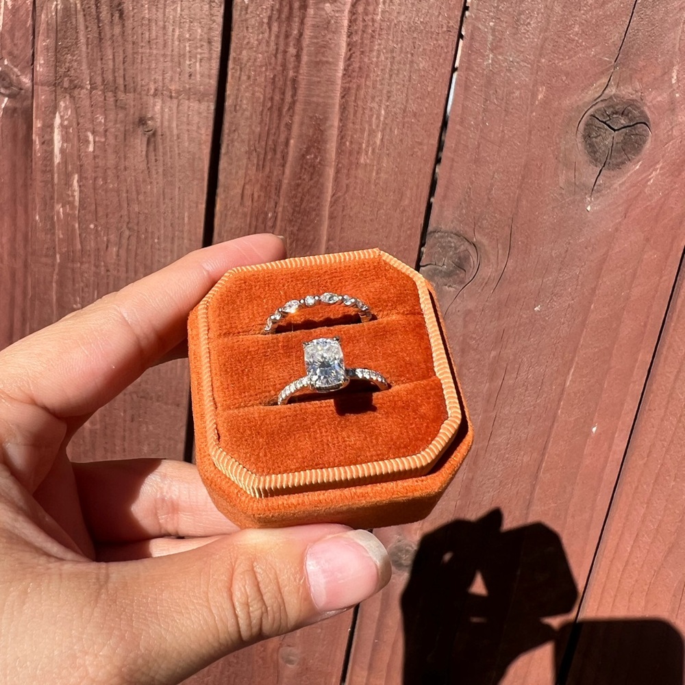 Engagement ring set - Picture 2 of 7